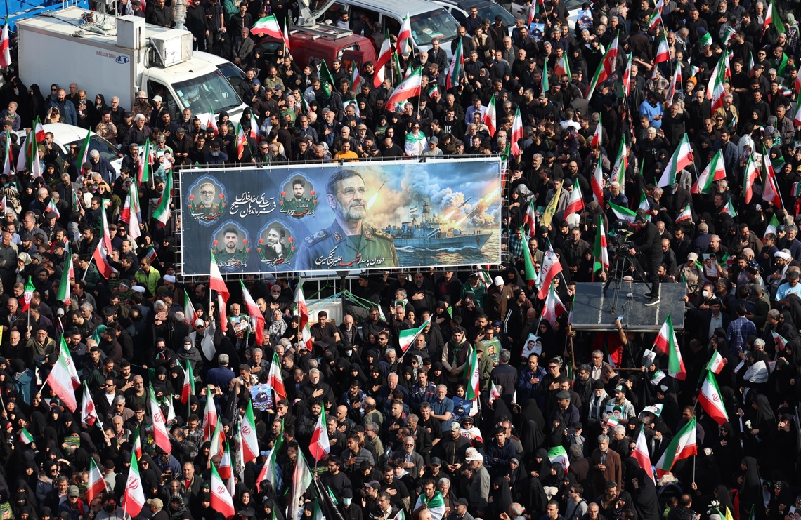 Trump advierte a Irán con represalias severas; Teherán responde con amenazas