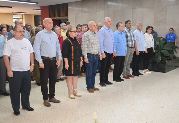 Díaz-Canel respalda movimiento 'Mi Firma por la Patria' en Cuba