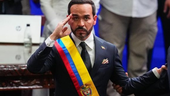 De la Espriella asume la presidencia de Colombia