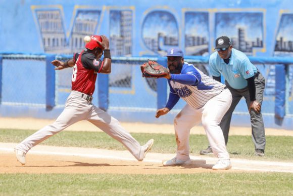 Industriales derrota a Mayabeque y se acerca a la final de la Liga Élite de Béisbol