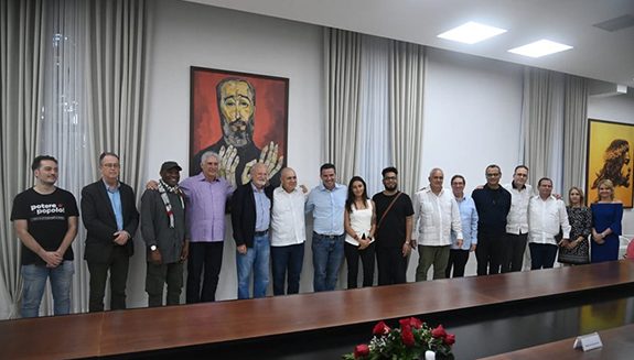 Díaz-Canel recibe a delegación de la AIP