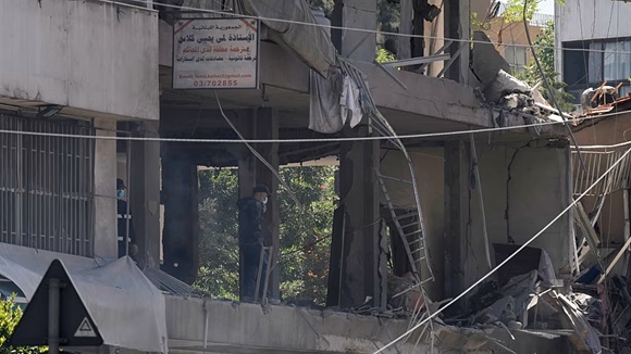 Israel bombardea Líbano