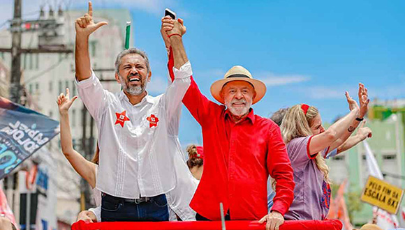 Lula llama a derrotar al bolsonarismo a cinco días de las elecciones en Brasil