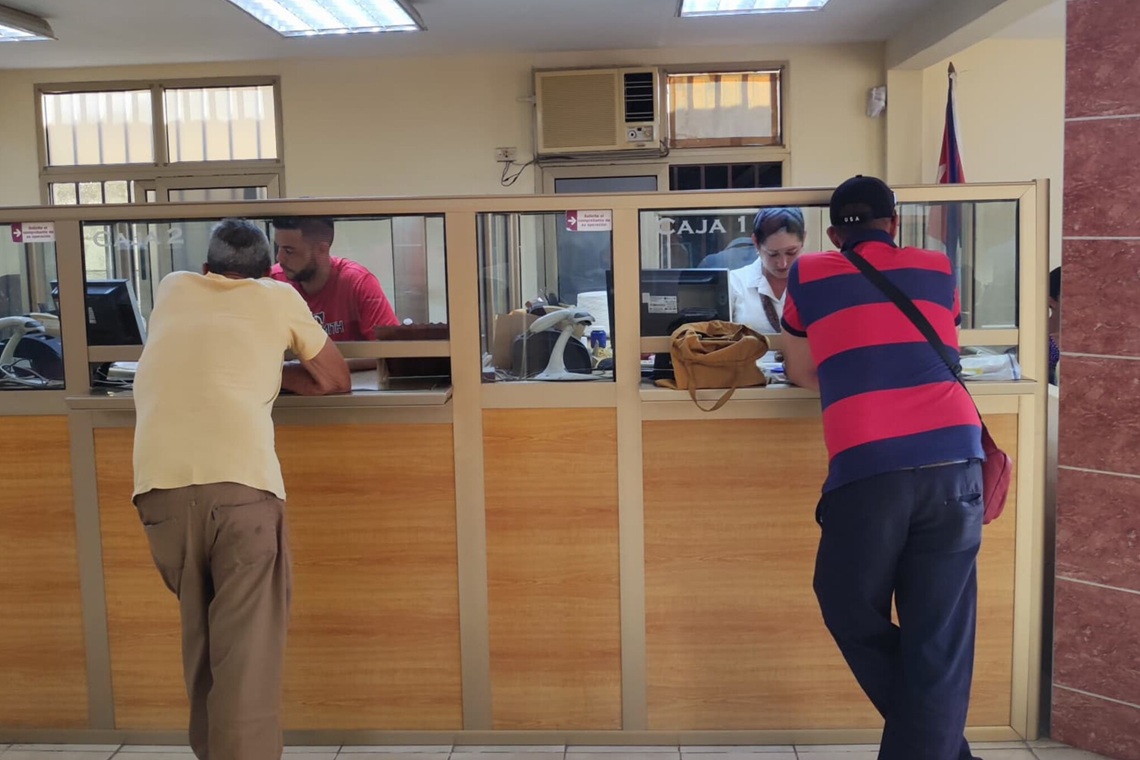 39 Mipymes de Villa Clara compran divisas en banco estatal, pero no en efectivo