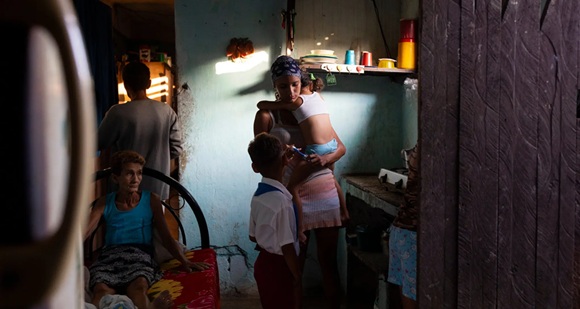 The New York Times destaca impacto del bloqueo energético en familias cubanas