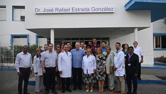 Díaz-Canel supervisa avance digital en neurología