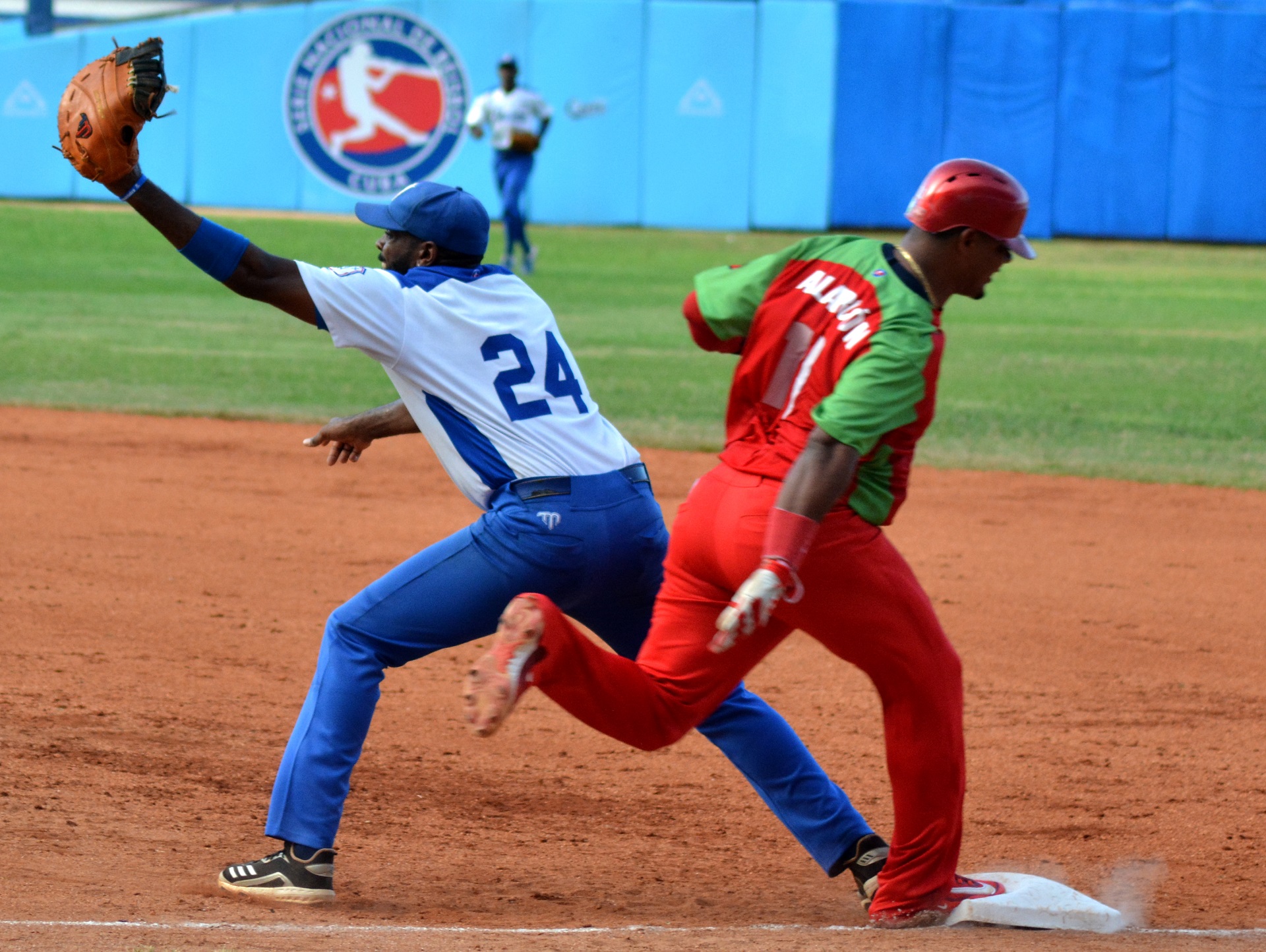 Industriales y Las Tunas disputarán final de la Liga Élite del béisbol cubano