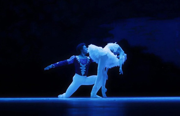 Ballet Laura Alonso estrena 'El Lago de los Cisnes'