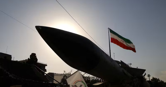 Irán contraataca a EE.UU.