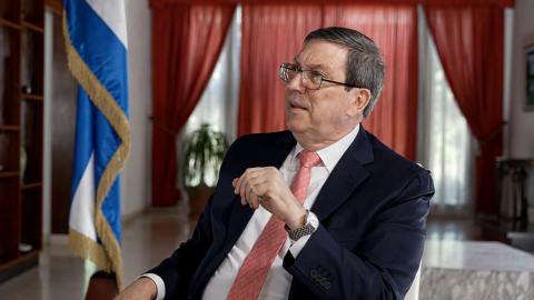 Canciller cubano Bruno Rodríguez aborda impacto del bloqueo en entrevista con Cuba