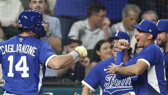 Italia sorprende a EE.UU. en el Clásico Mundial de Béisbol y lidera el Grupo B