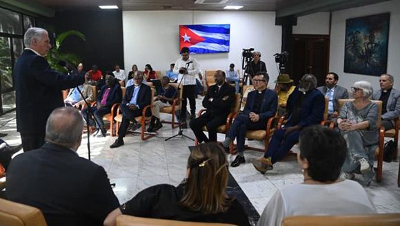 Díaz-Canel pide a líderes religiosos ecuménicos que denuncien el impacto del bloqueo en