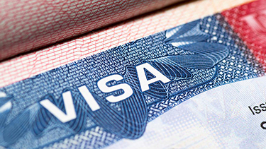 EE.UU. impone límites fijos a visas de estudiantes y periodistas