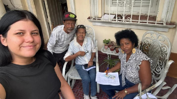 Banco Metropolitano paga a jubilados en centros comerciales