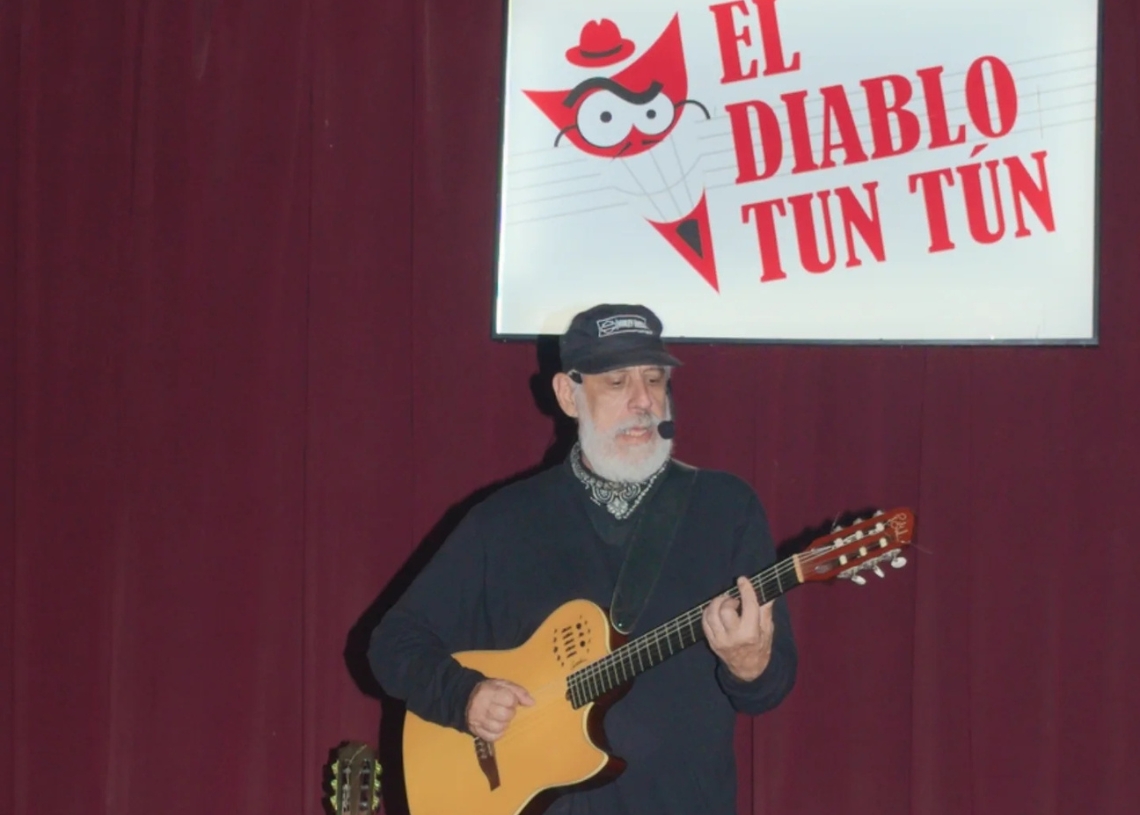 Exposición de Vincent Versace en el Museo Nacional de Bellas Artes