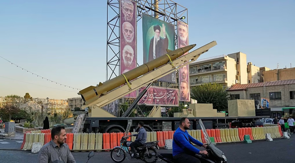 Irán ataca base de EE.UU. en represalia y suspende negociaciones con Washington