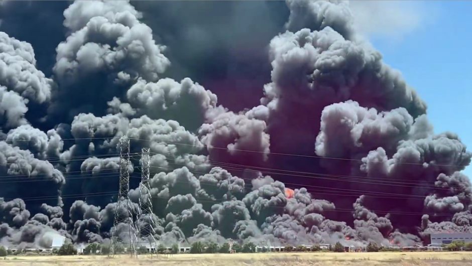 Incendio en almacén médico en EEUU