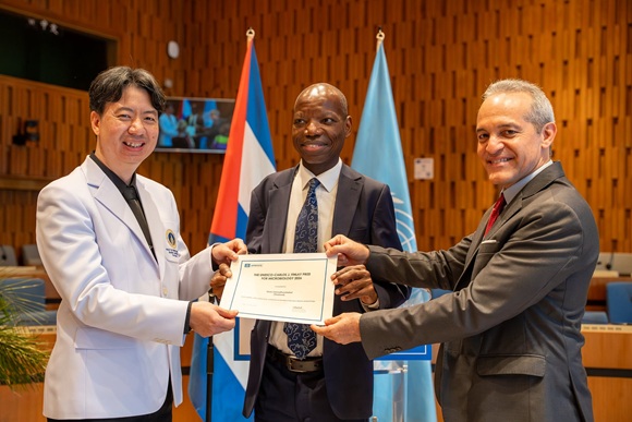 UNESCO y Cuba otorgan Premio Carlos J. Finlay de Microbiología a científico tailandés