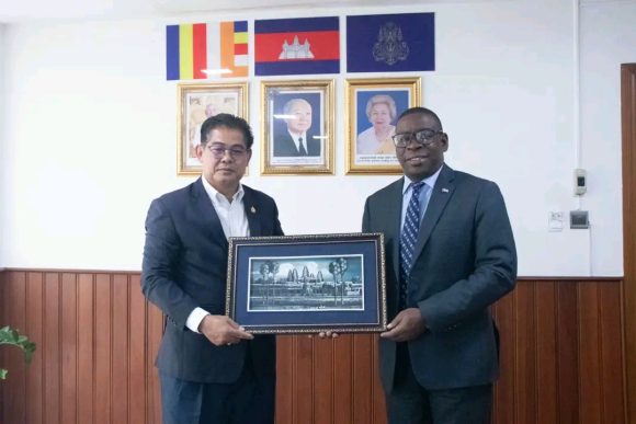 Cuba y Camboya fortalecen cooperación en educación física y deporte