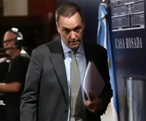 Jefe de Gabinete de Milei renuncia