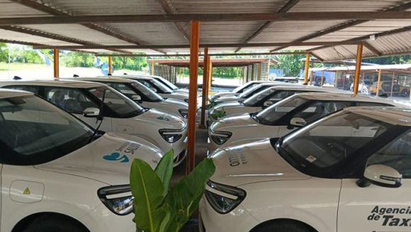 Las Tunas: vehículos eléctricos para pacientes