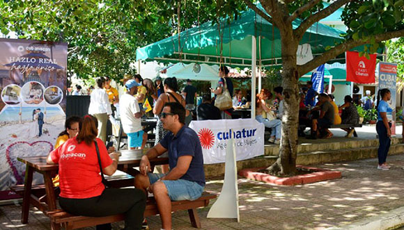Cuba lanza nuevas ofertas turísticas en feria promocional de verano