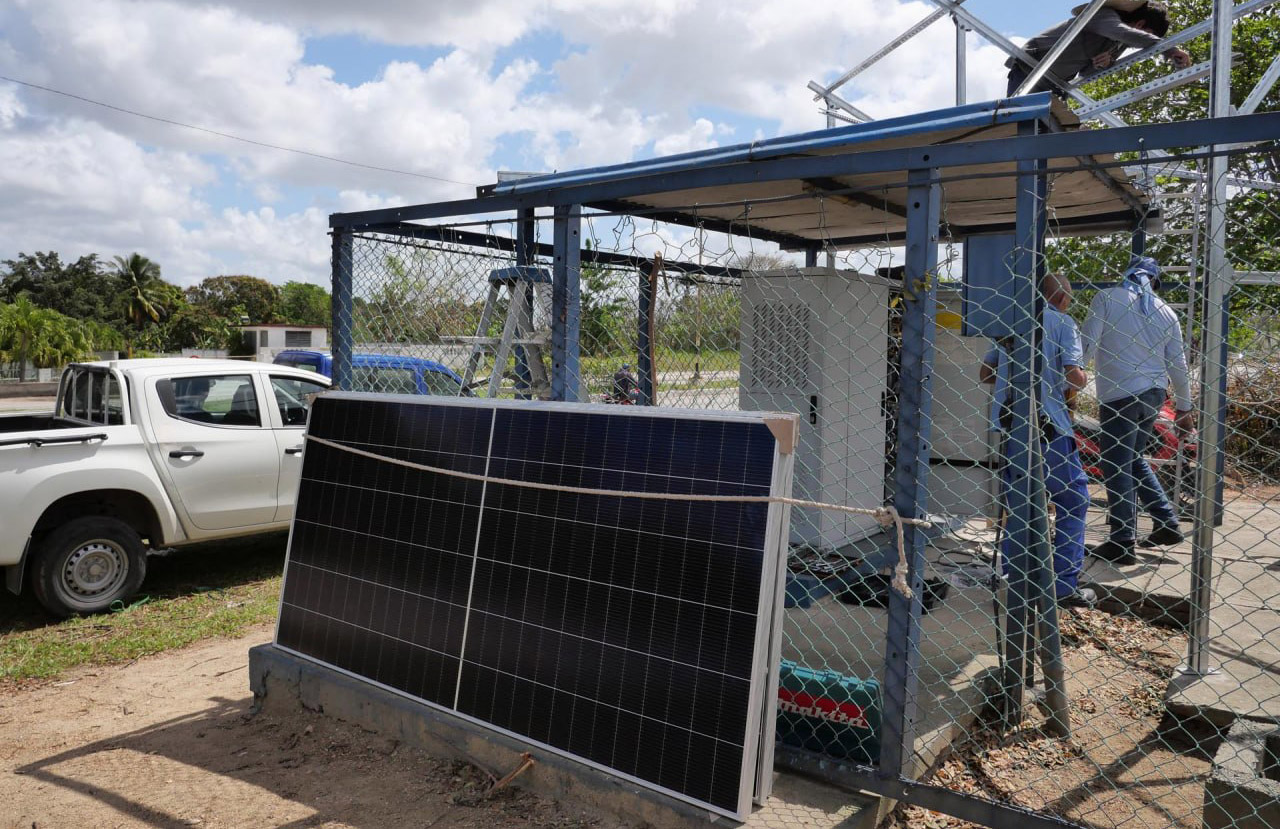 ETECSA implementa kits solares para mejorar servicios en Sancti Spíritus