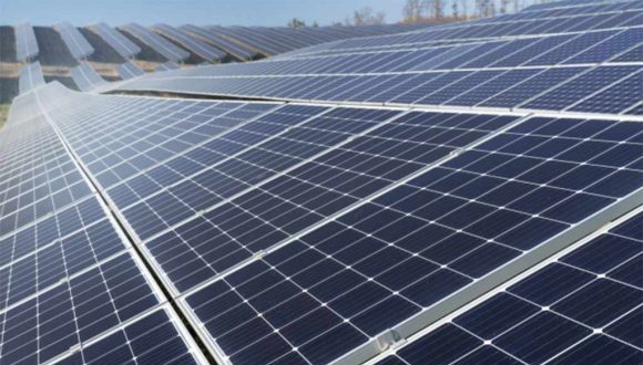 Proyecto Former instala 50 sistemas fotovoltaicos en comunidad La Melba, Holguín