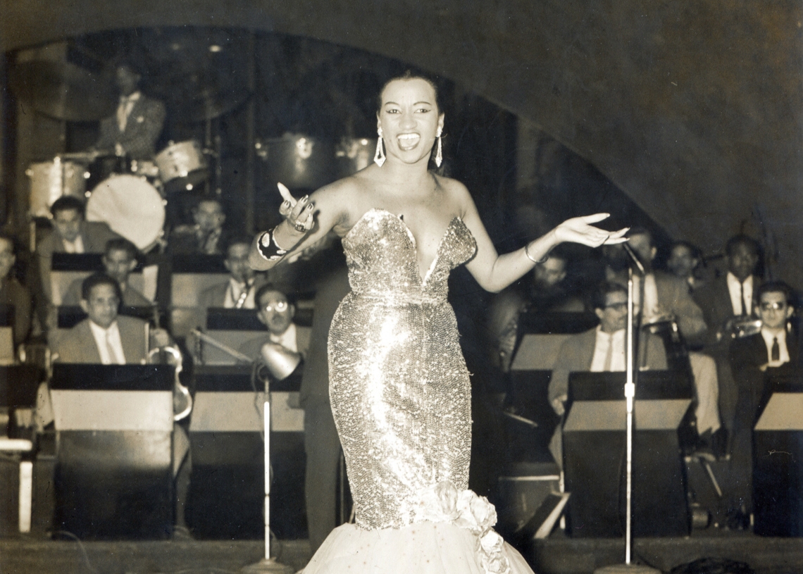 Recrean la voz de Celia Cruz con inteligencia artificial bajo supervisión de su legado