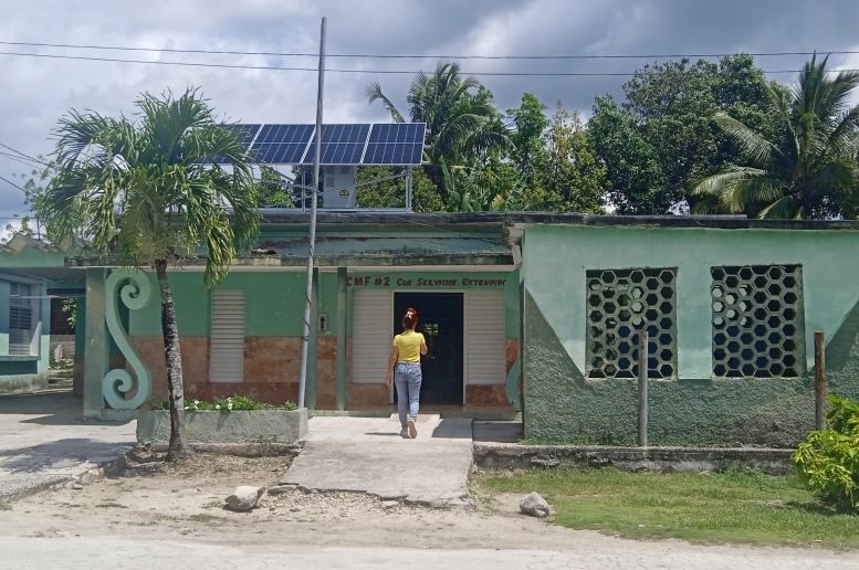 Yaguajay: Salud se beneficia con paneles solares