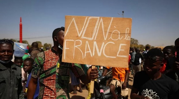 Burkina Faso rompe con Francia