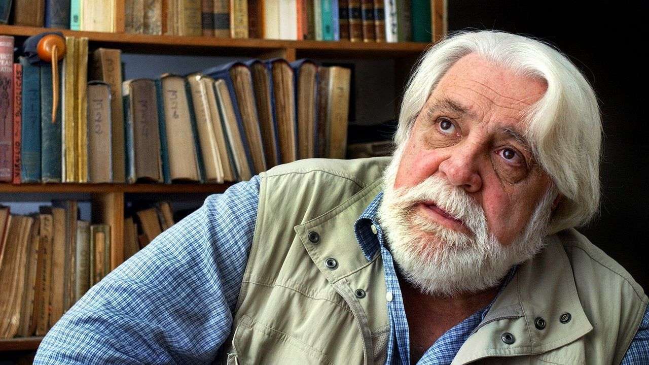 Presentan dos nuevos volúmenes del escritor cubano Daniel Chavarría