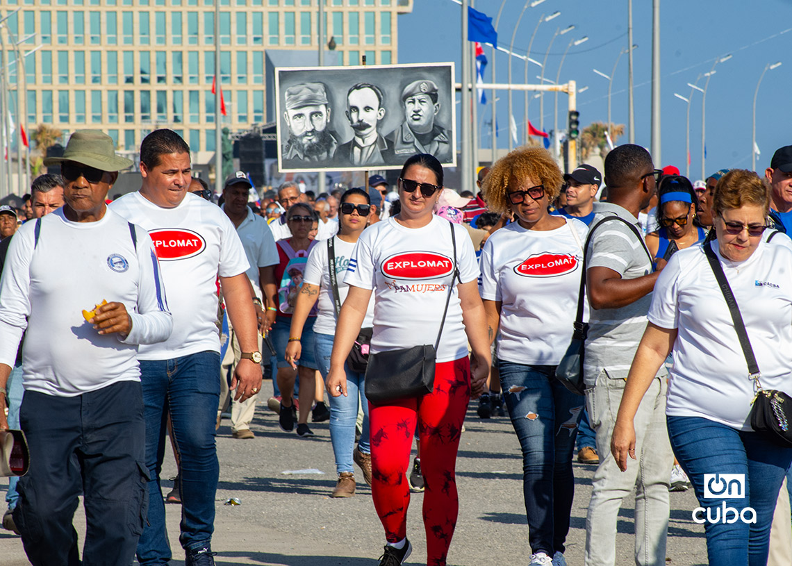 Cuba celebra el 1 de Mayo con marcha hacia la Embajada de EE.UU. en La Habana