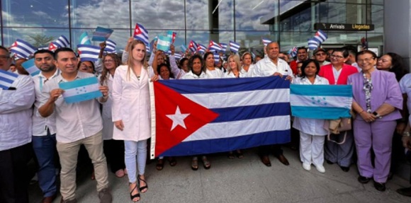 Cuba retira brigadas médicas de Honduras y Jamaica tras suspensión de servicios