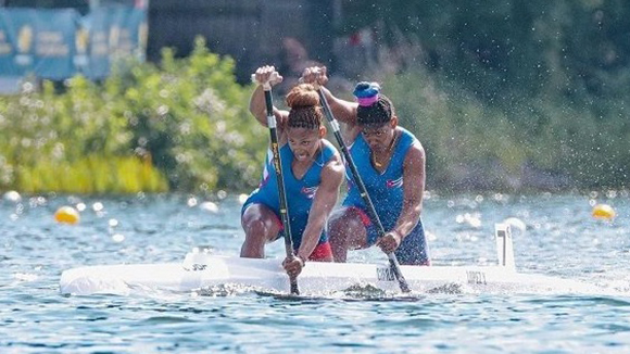 Canoístas cubanas en Copas del Mundo