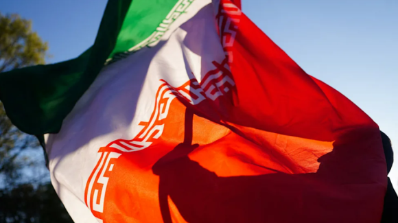 Emiratos Árabes Unidos suspende intercambios comerciales con Irán tras presunto ataque