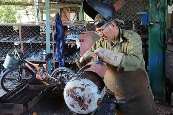 Horno de biomasa para secar arroz