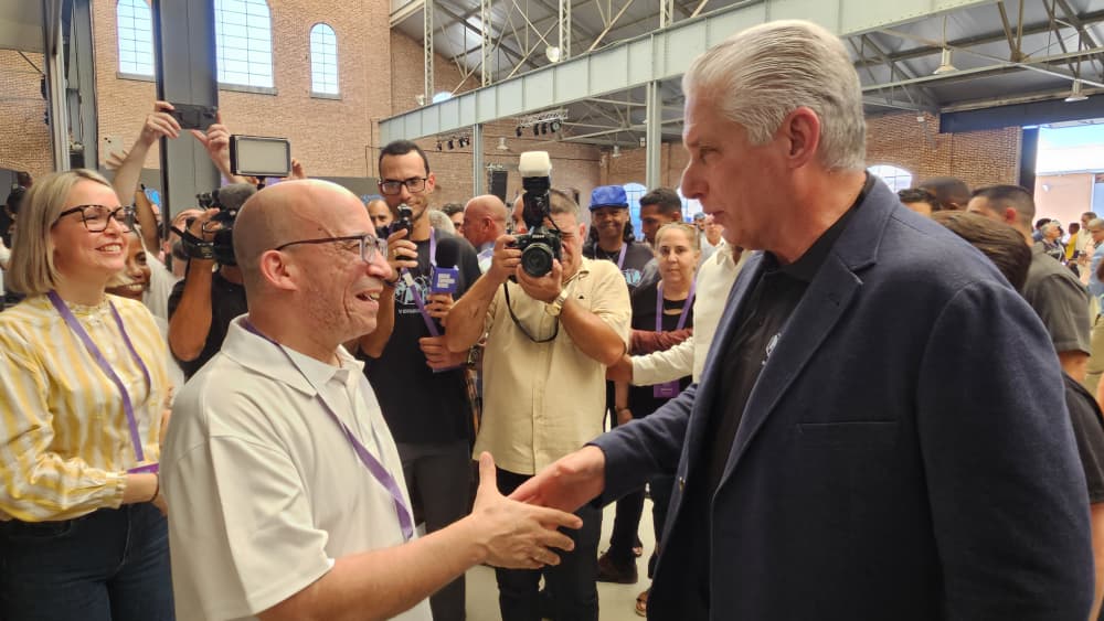 Díaz-Canel destaca aporte de IDEAS Multimedios