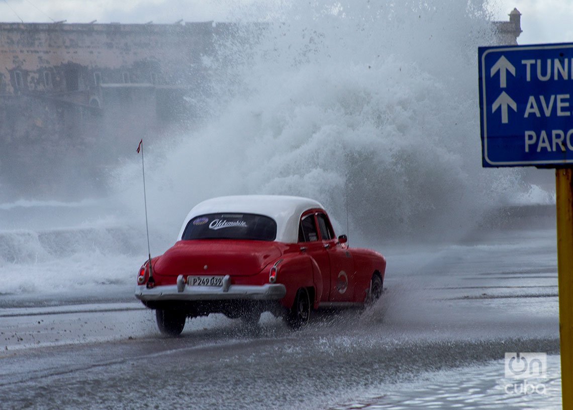 Cuba enfrenta nuevo frente frío con lluvias intensas tras apagón nacional