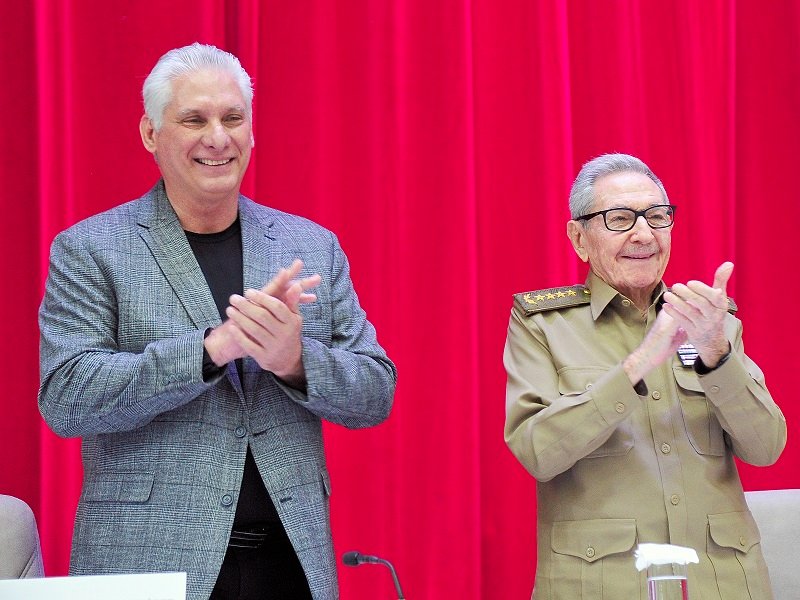 Díaz-Canel denuncia maniobra de EE.UU. contra Raúl Castro