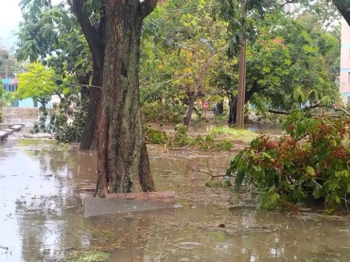 Tormenta severa causa daños en Bayamo, provincia de Granma