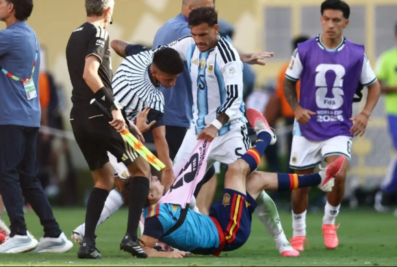 FIFA abre expediente a jugadores