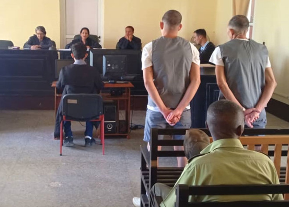 Condenan a ladrones de tornillos de parques solares