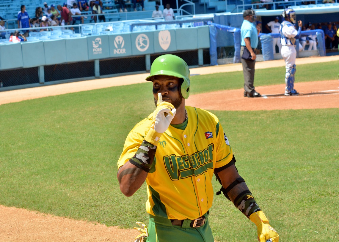 Alexei Ramírez se retira de la Liga Élite del Béisbol Cubano