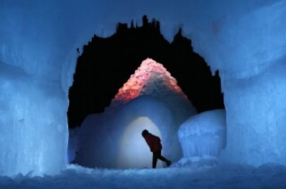 Descubren superbacteria de 5.000 años resistente a 28 antibióticos en cueva de hielo