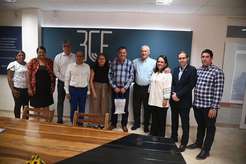 Presidente cubano visita Parque Científico Tecnológico de La Habana