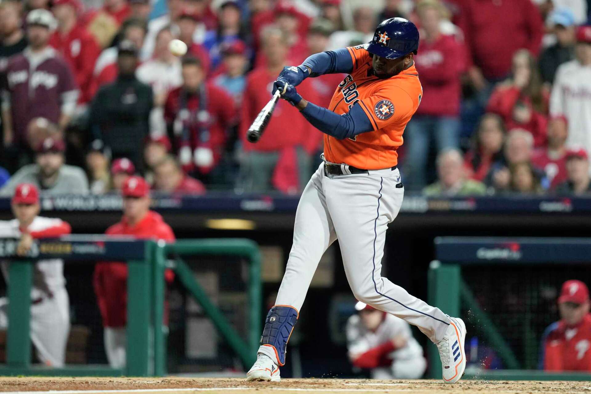 Yordán Álvarez lidera jonrones en MLB con su docena de cuadrangulares