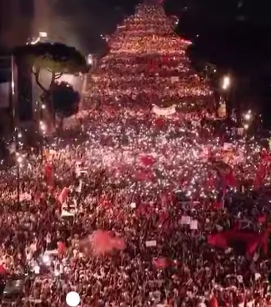 Multitudinarias protestas en Albania contra proyecto turístico de hija y yerno de Trump