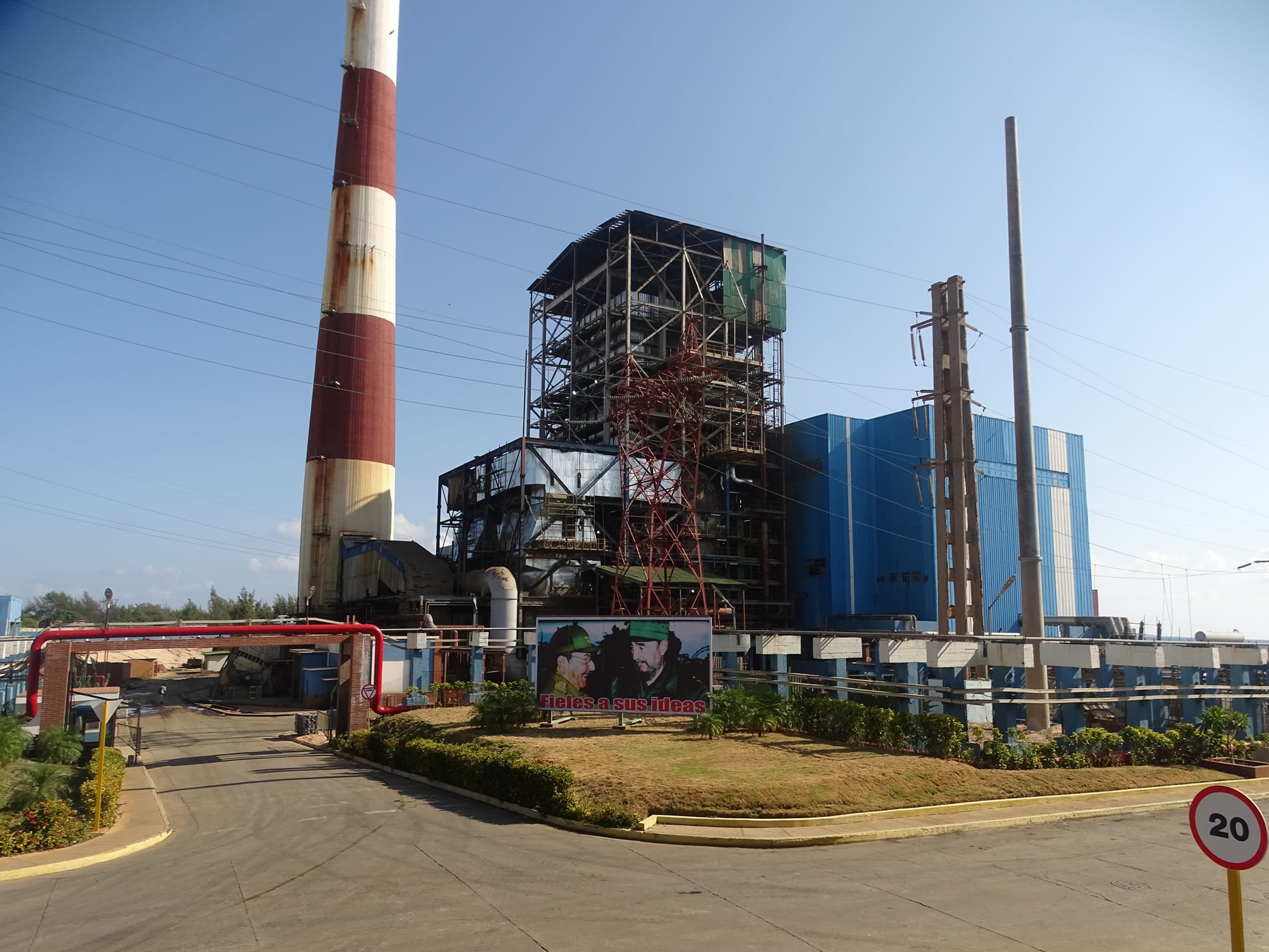 Central Termoeléctrica Guiteras vuelve a fallar tras breve conexión
