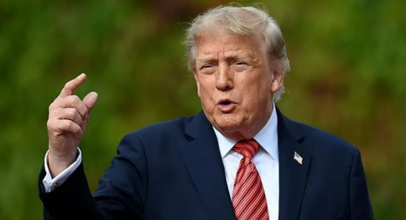 Trump revela transacciones millonarias en empresas tecnológicas y de IA